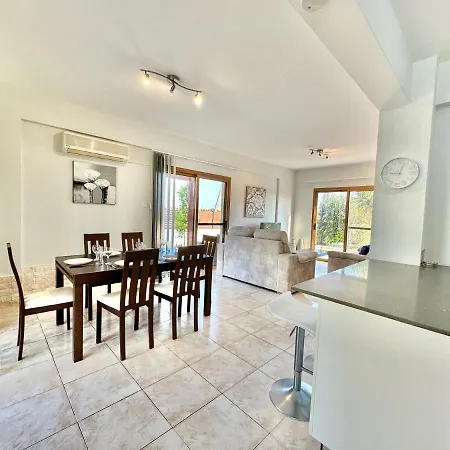 Lovely Pool In Dom wakacyjny *