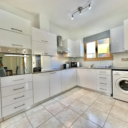 Dom wakacyjny Lovely Pool In