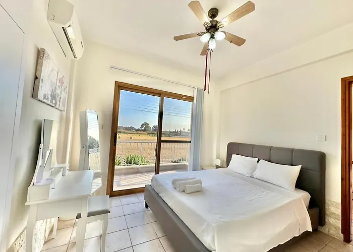 Prázdninový dům Lovely Pool In *