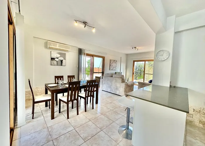 Lovely Pool In 別荘 *